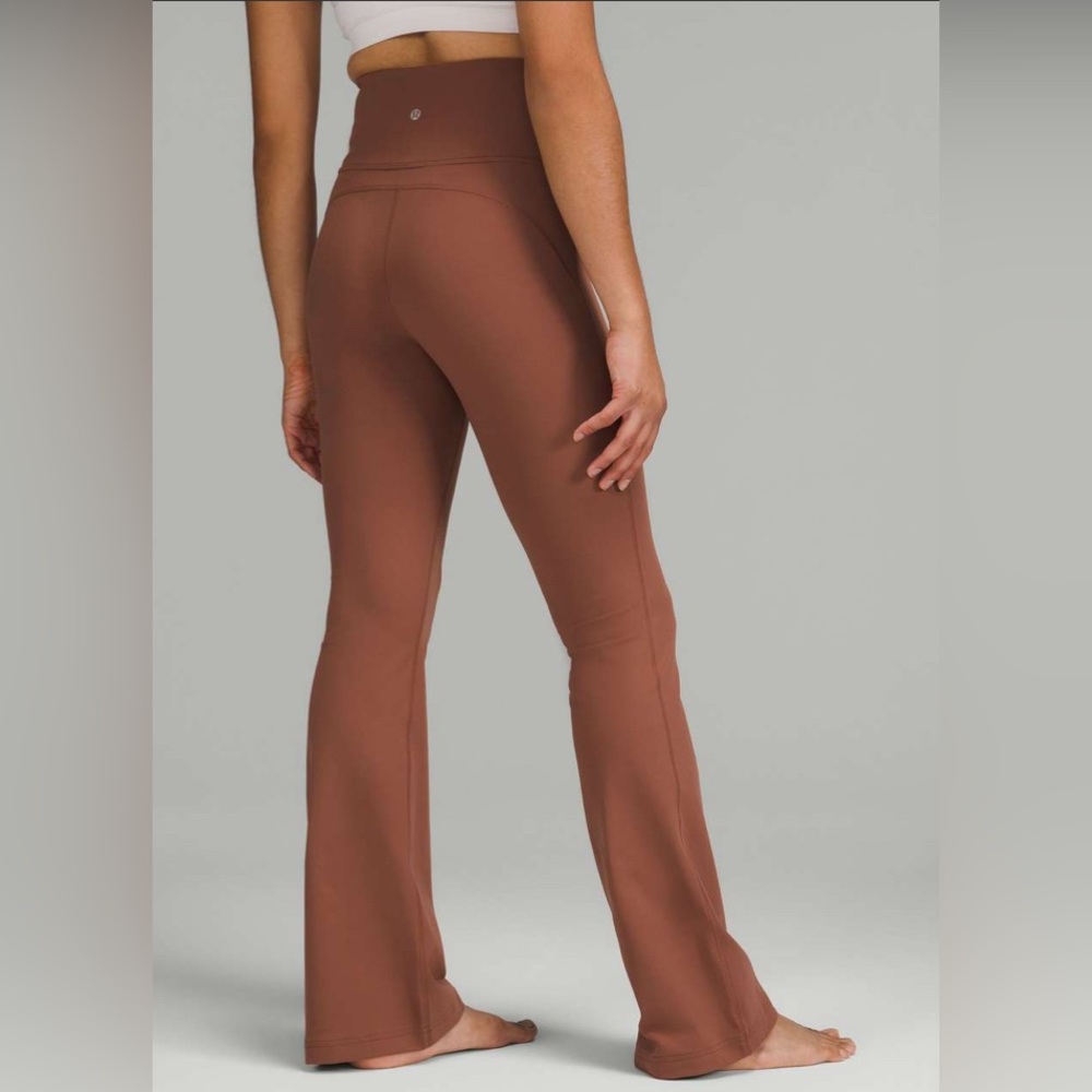 Lululemon Groove Super-High-Rise Flared Pant Nulu
Ancient Copper Sz 8 31.5”